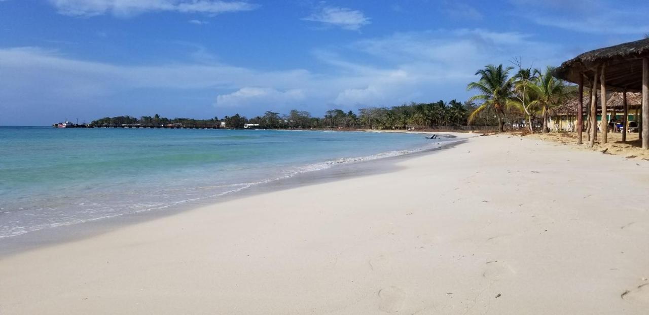 Pic-Nic Beach Corn Island Hotel Eksteriør billede